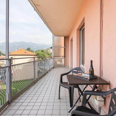 Santa Chiara Apartment By Myhomeincomo Eksteriør bilde