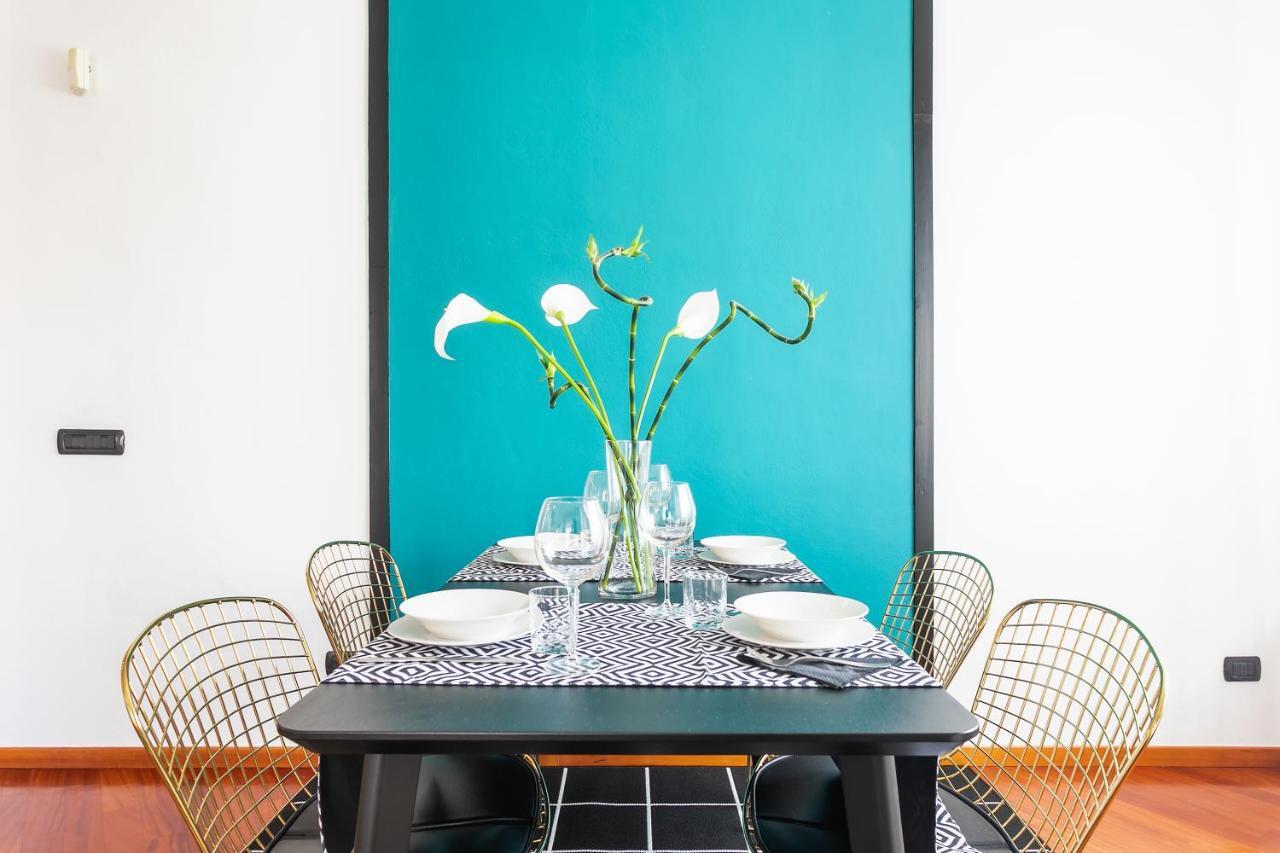 Santa Chiara Apartment By Myhomeincomo Eksteriør bilde