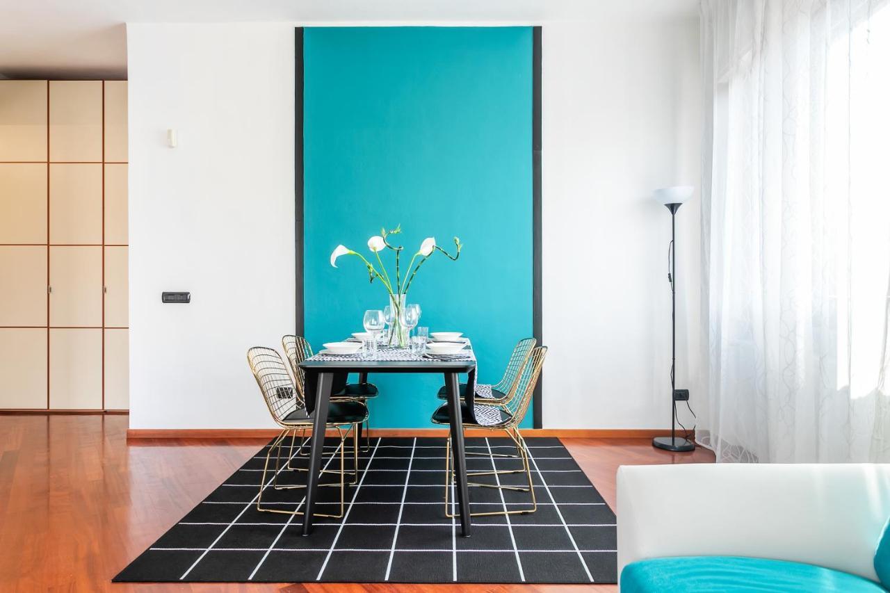 Santa Chiara Apartment By Myhomeincomo Eksteriør bilde