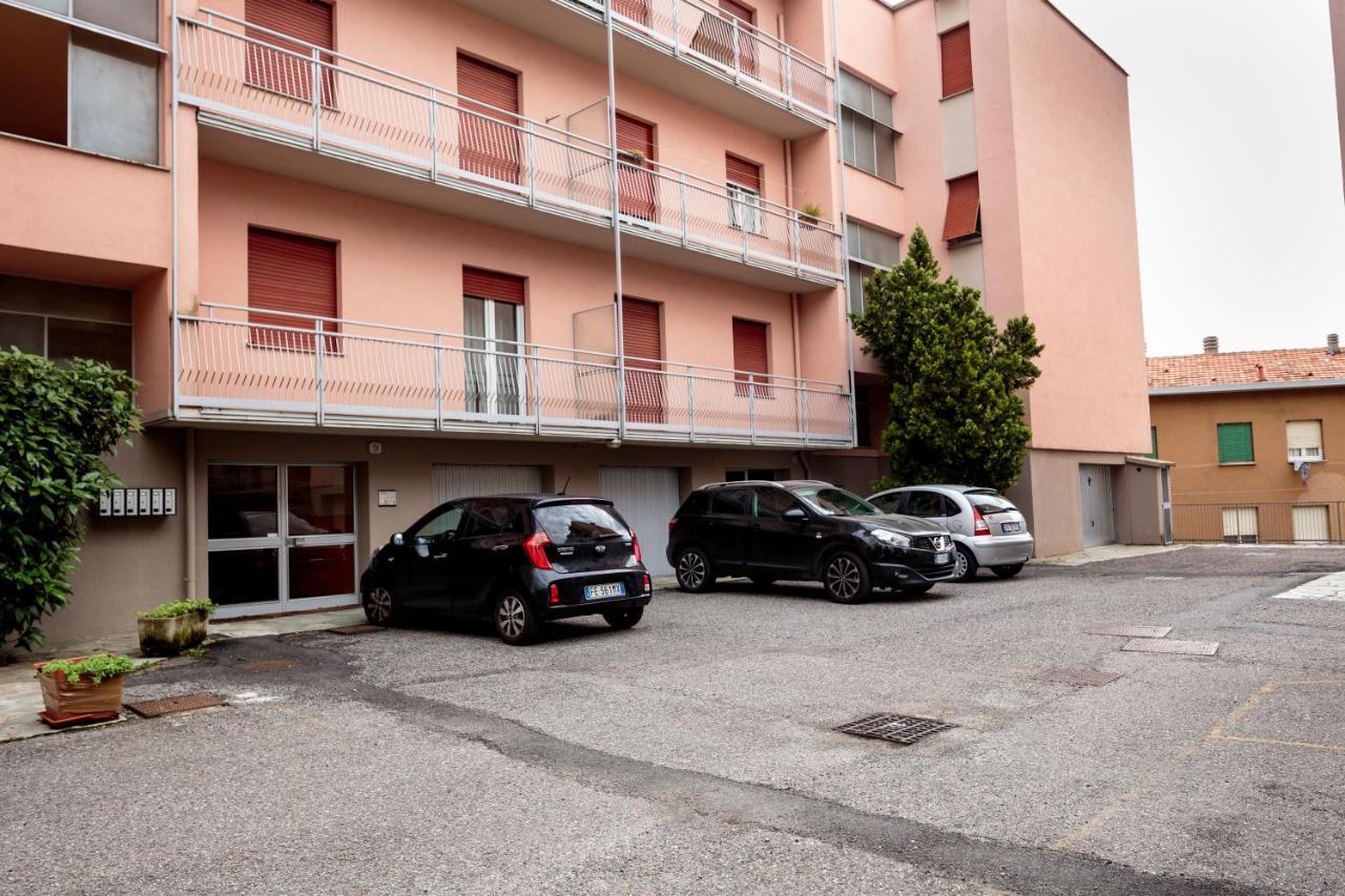 Santa Chiara Apartment By Myhomeincomo Eksteriør bilde