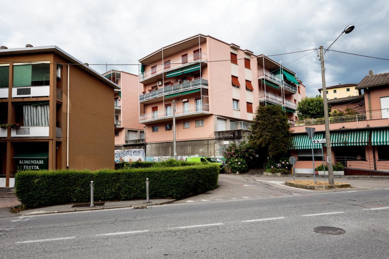 Santa Chiara Apartment By Myhomeincomo Eksteriør bilde